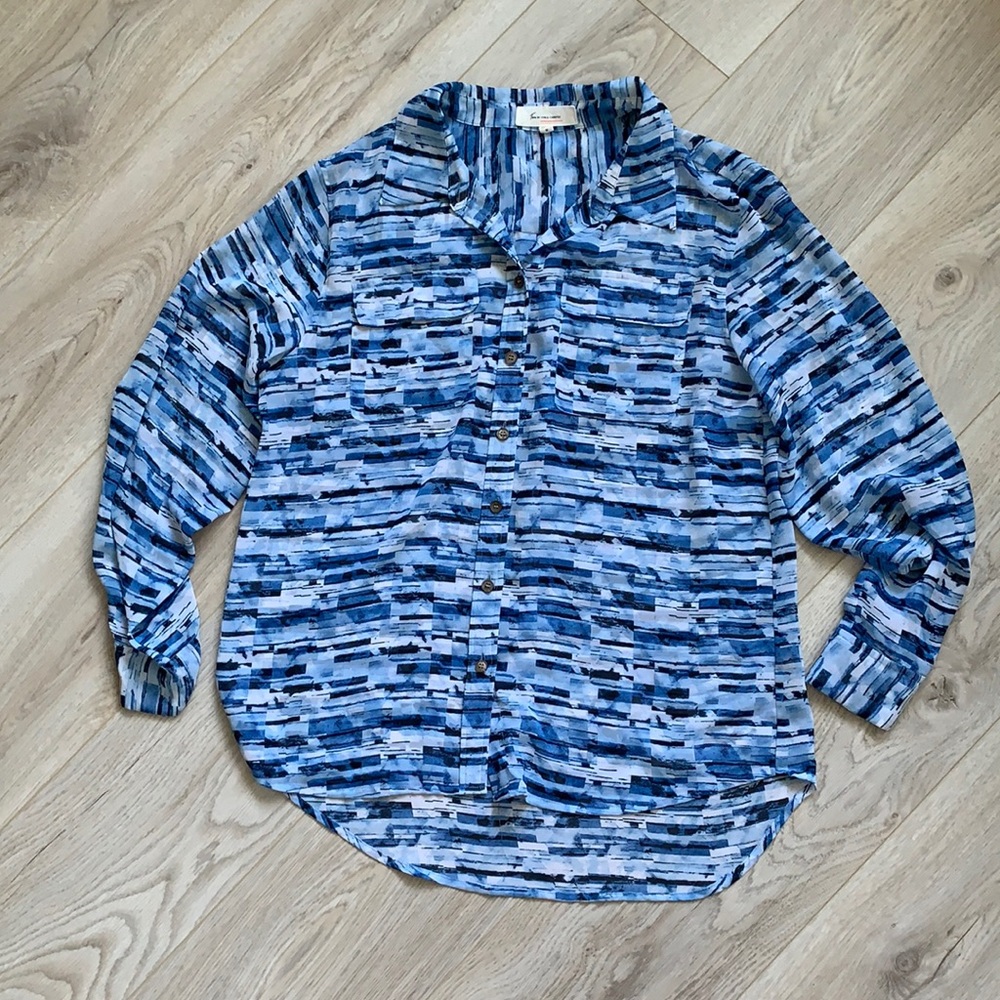 Two by Vince Camuto Sheer Button Up Blouse Sz M